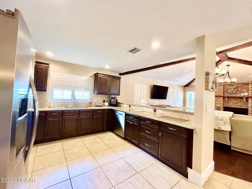 Photo 9 of 20