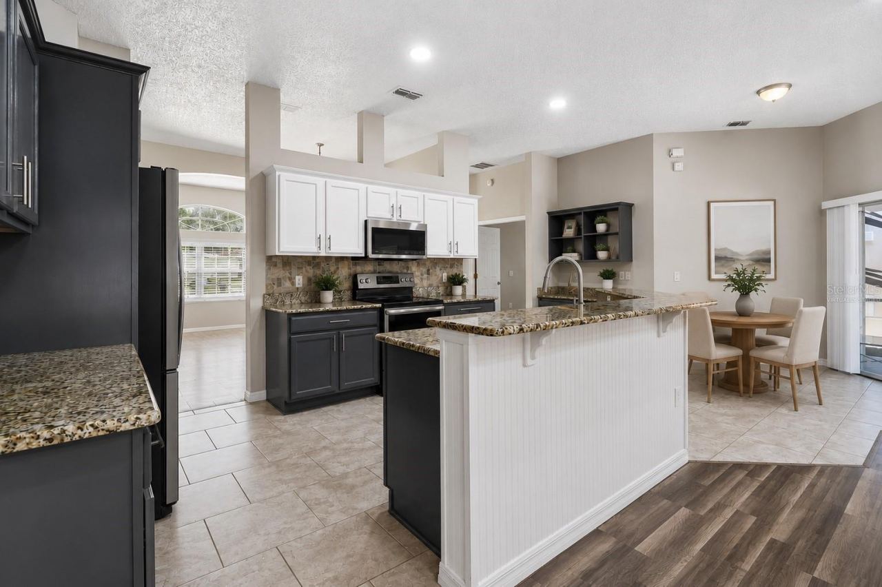 Photo 6 of 20: Kitchen 2 - Virtually Staged