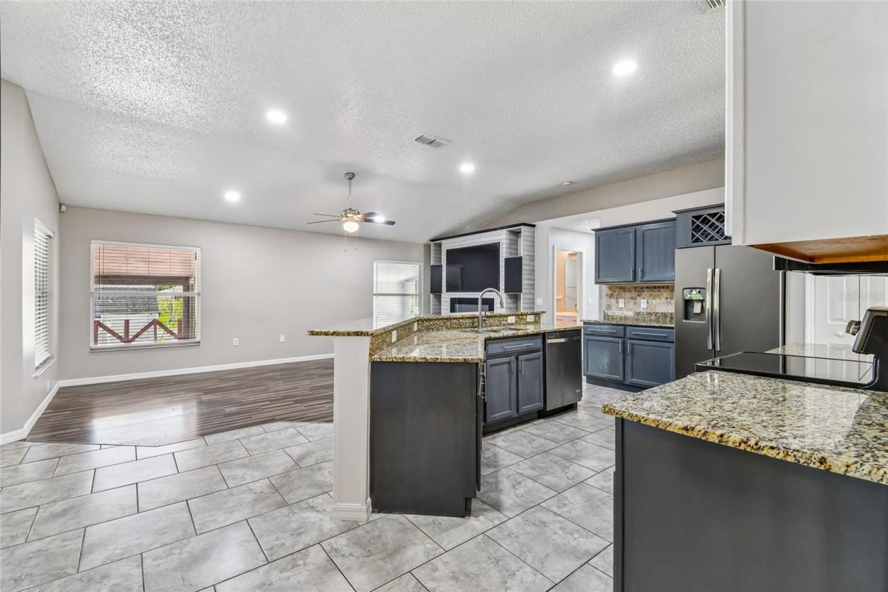 Photo 5 of 20: Kitchen