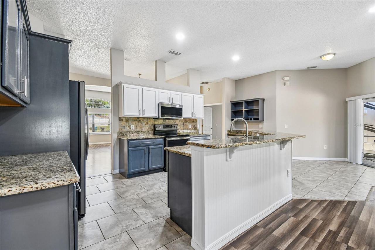 Photo 7 of 20: Kitchen 2