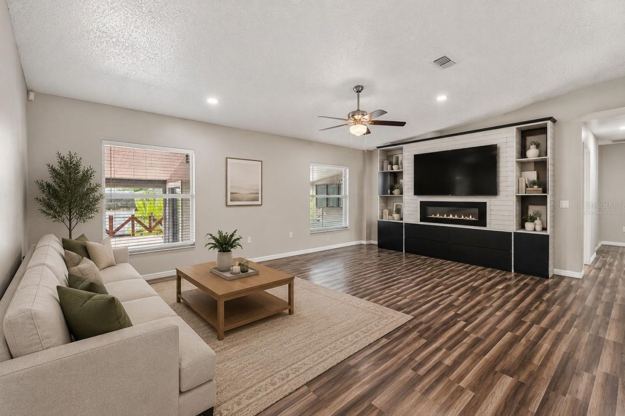 Photo 2 of 20: Family Room - virtually staged