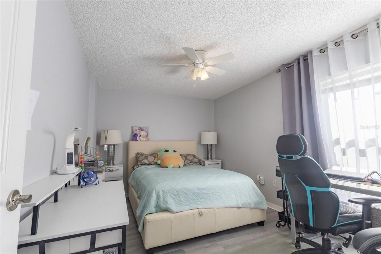 Photo 19 of 20