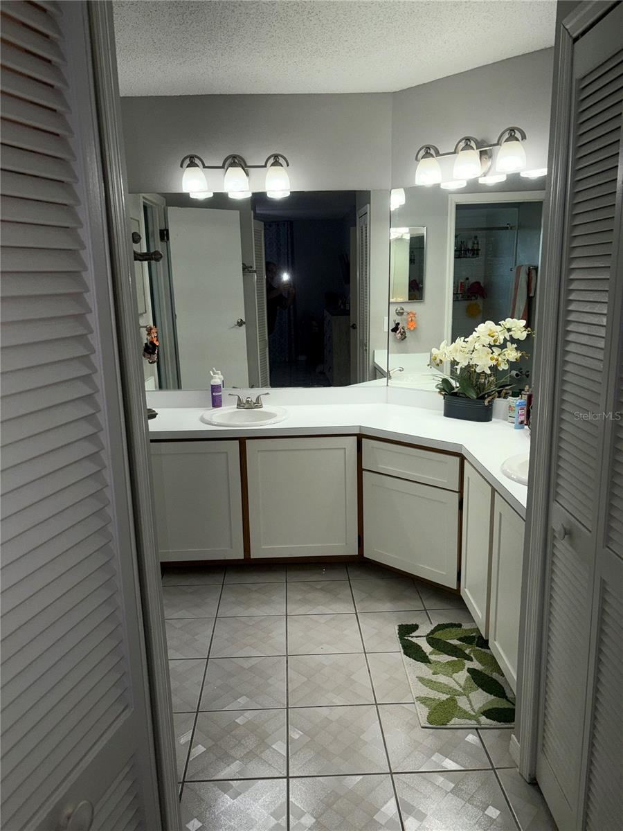 Photo 11 of 20