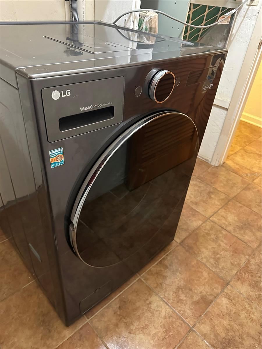 Photo 13 of 17: Washer/Dryer All In One