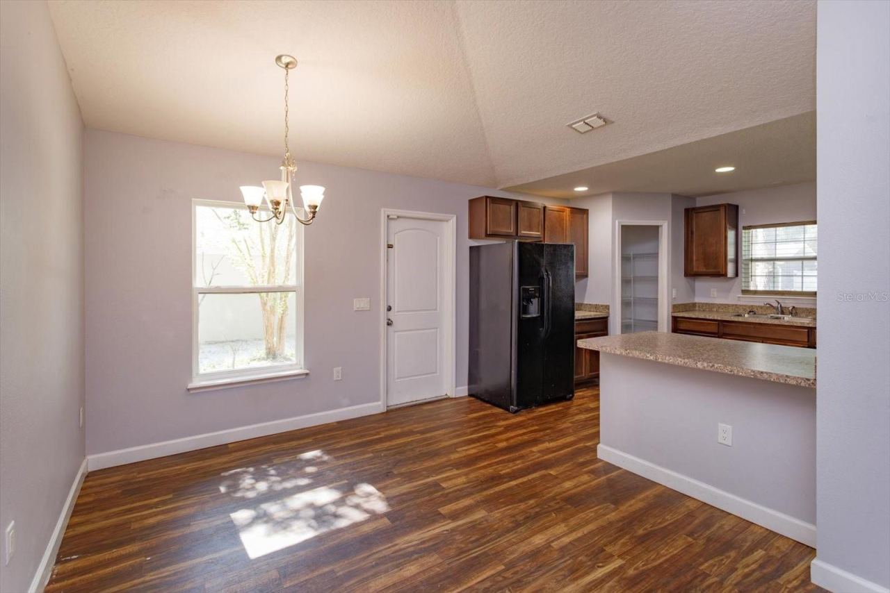 Photo 4 of 15: Dining Room & Kitchen