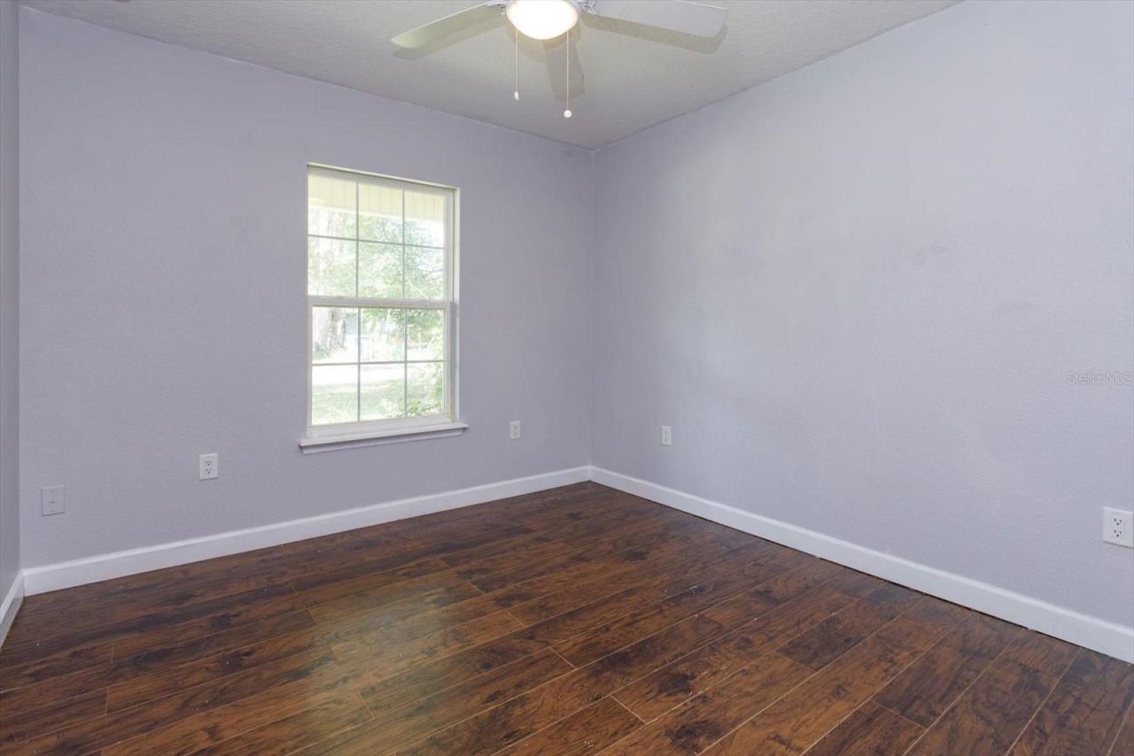 Photo 10 of 15: Front Bedroom
