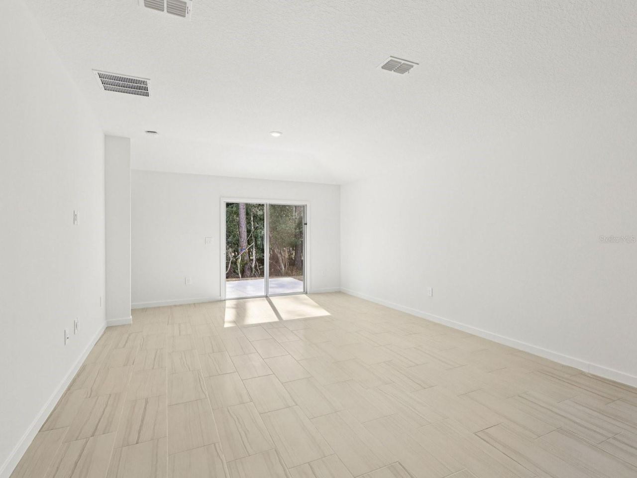 Photo 4 of 12: Photos are not of the actual home, but are photos of the builder home with same floorplan