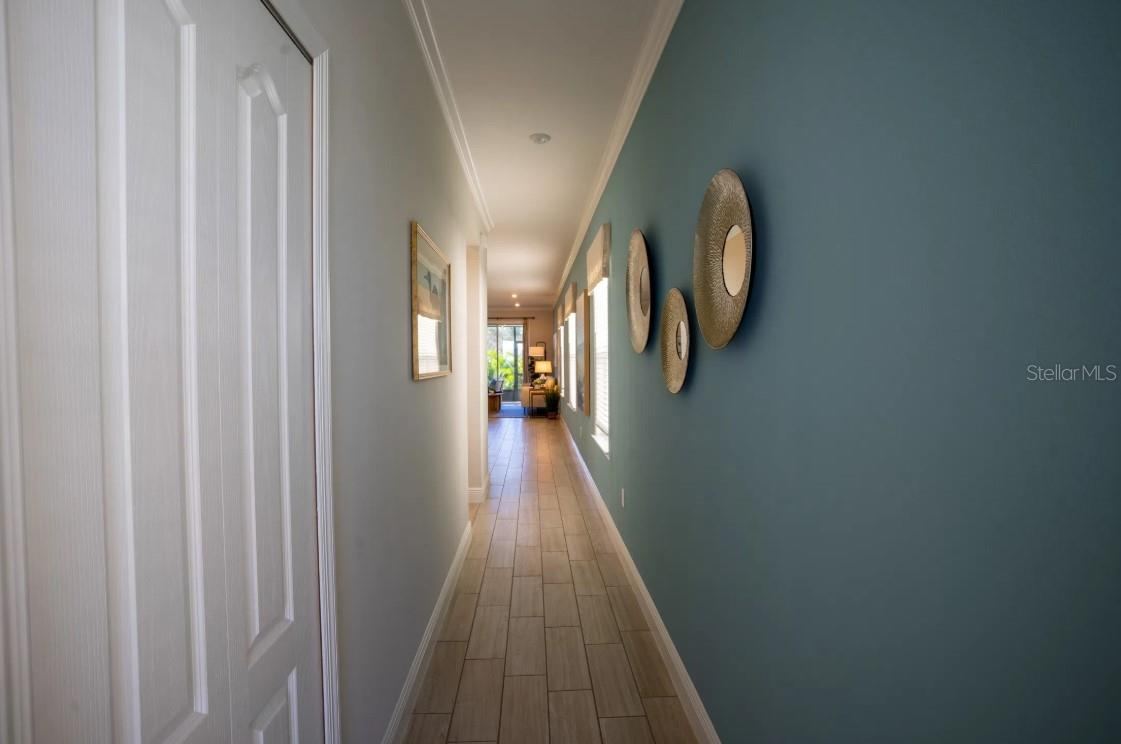 Photo 20 of 20: Model home - actual features may vary.