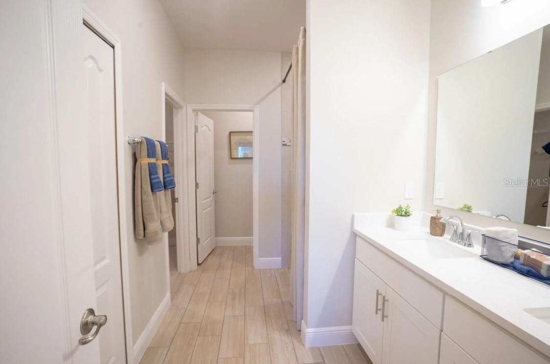 Photo 17 of 20: Model home - actual features may vary.