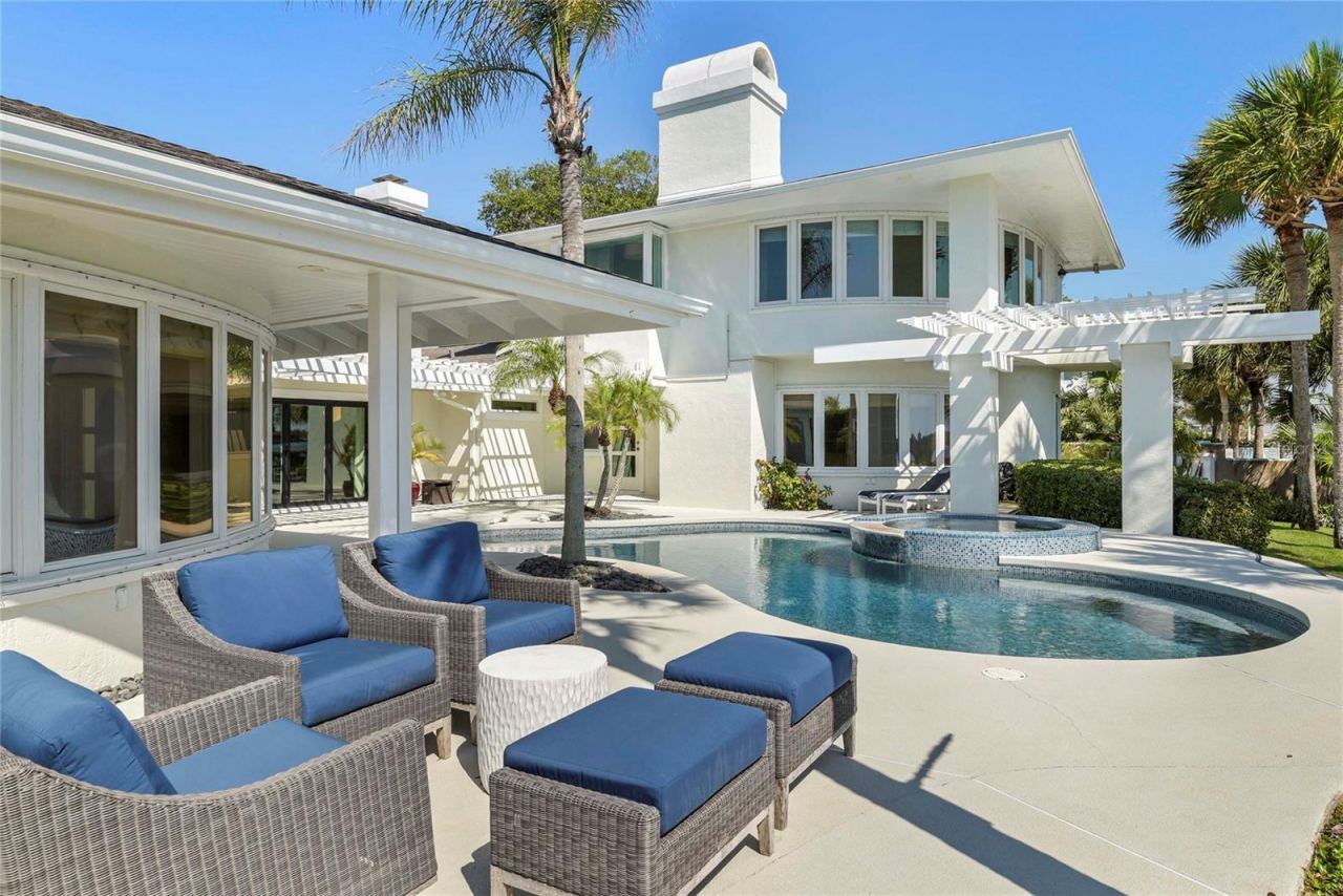 Photo 18 of 20: Poolside and Water Front Entertaining