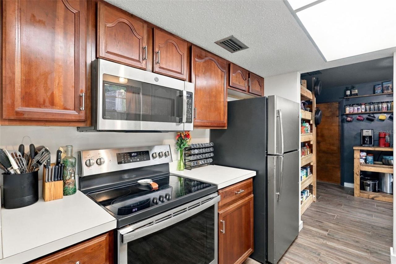 Photo 9 of 20: Kitchen