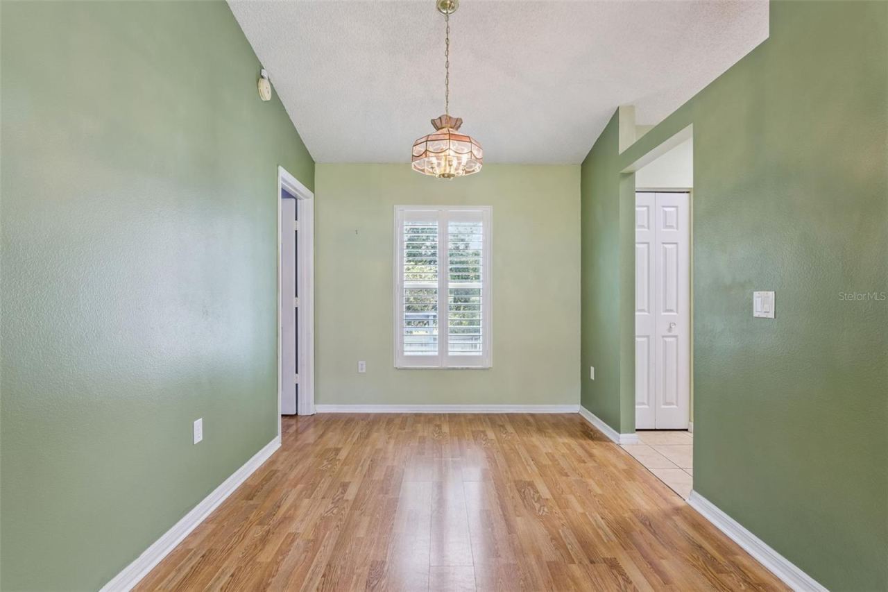 Photo 8 of 20: Dining Room