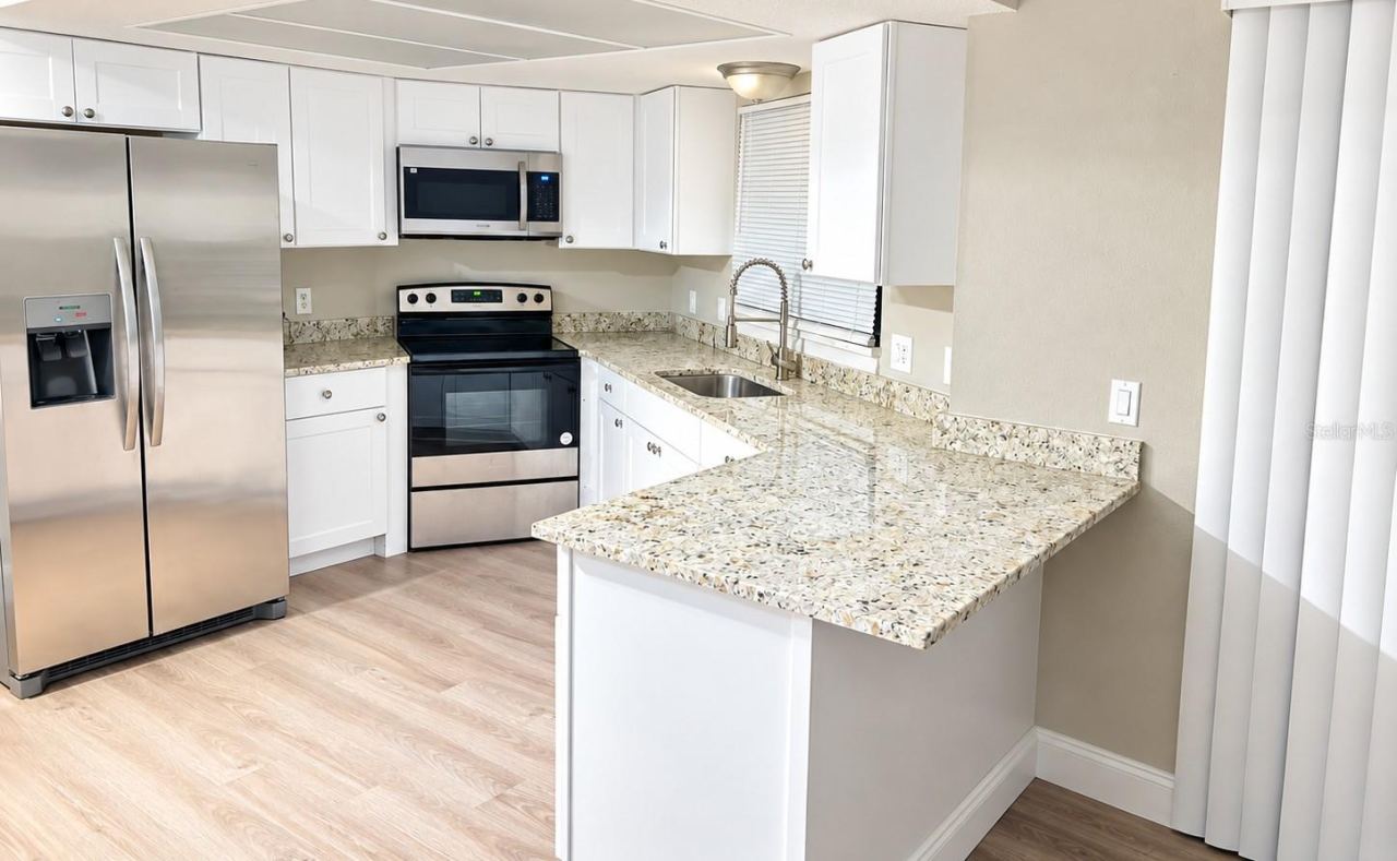 Photo 6 of 6: Kitchen