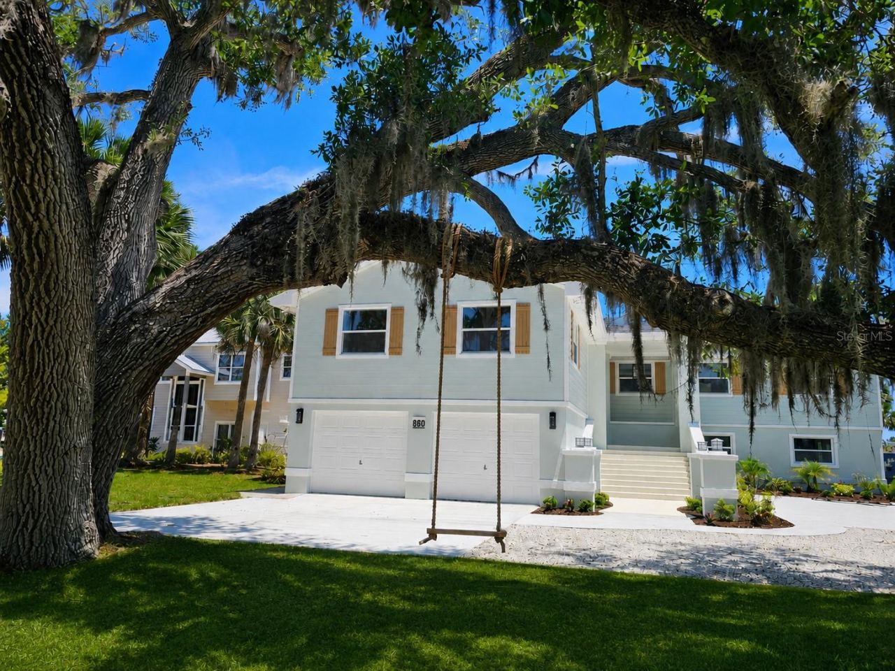 Photo 4 of 20: View of 100 year old Oak tree in fron of the home