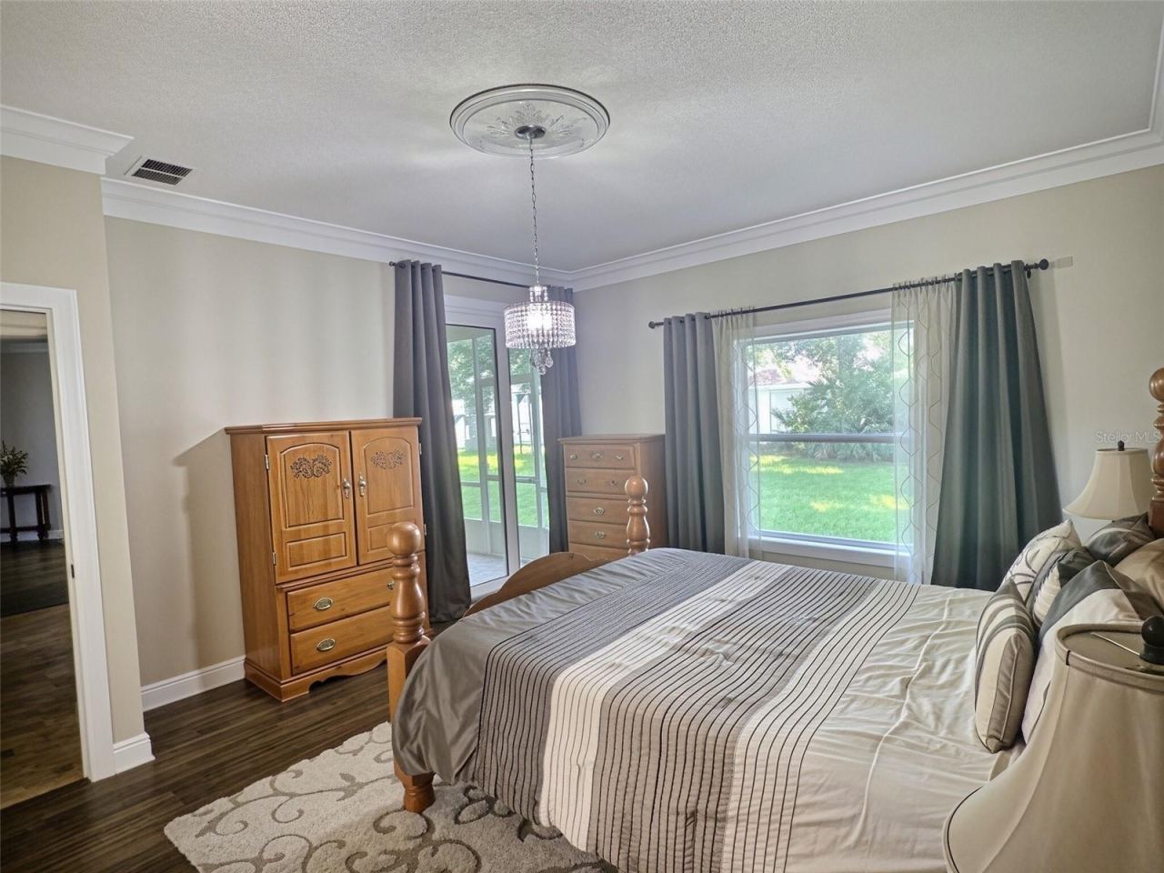 Photo 18 of 20: Primary Bedroom