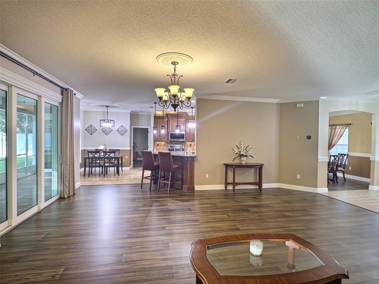 Photo 16 of 20: Great Room