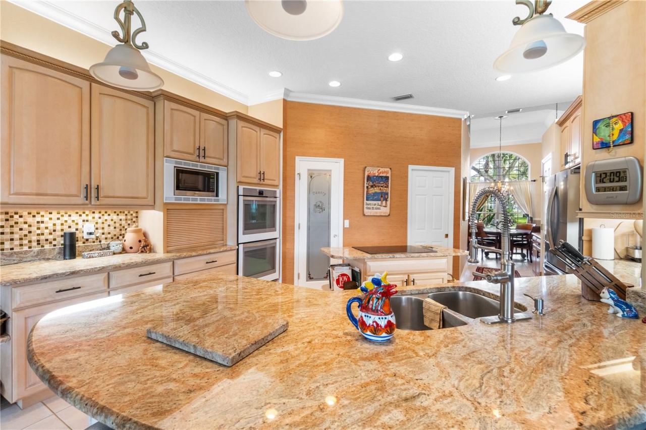 Photo 11 of 20: 42" inch tall cabinets