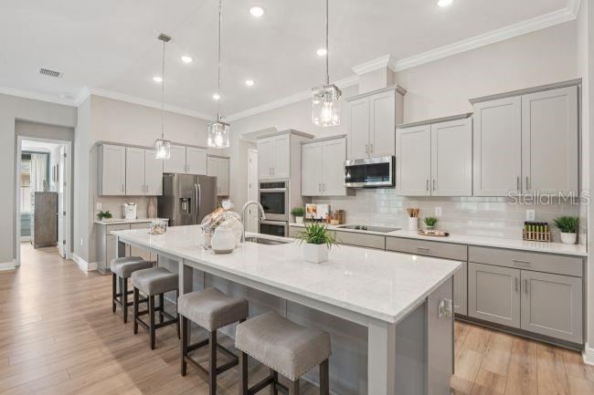 Photo 3 of 20: Model home - actual features may vary.