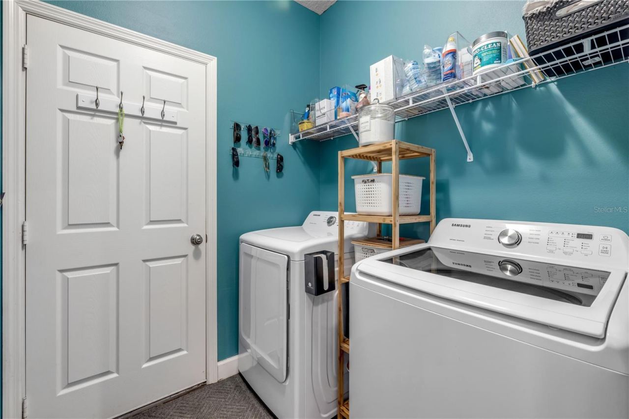 Photo 16 of 18: Laundry