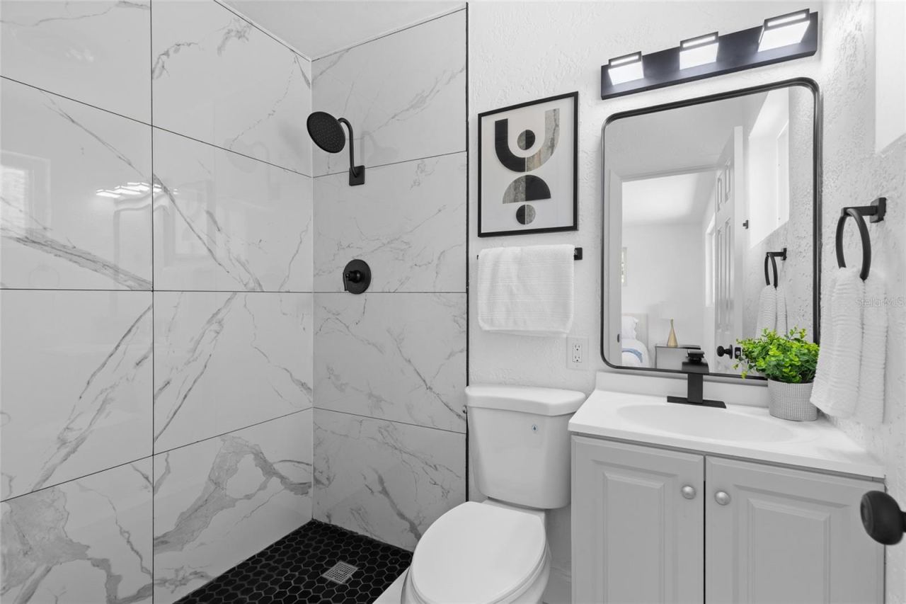 Photo 16 of 20: primary bathroom