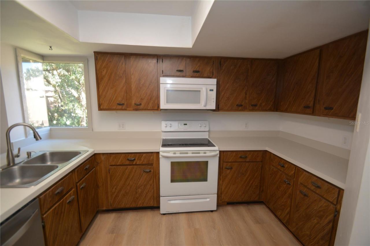 Photo 11 of 20