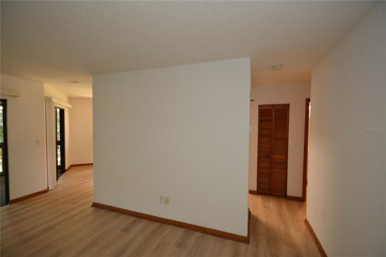 Photo 14 of 20