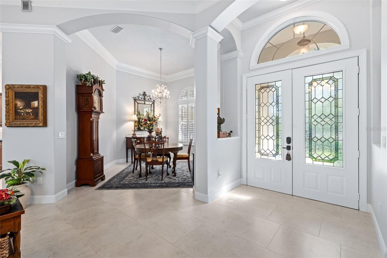 Photo 5 of 20: Entry Foyer
