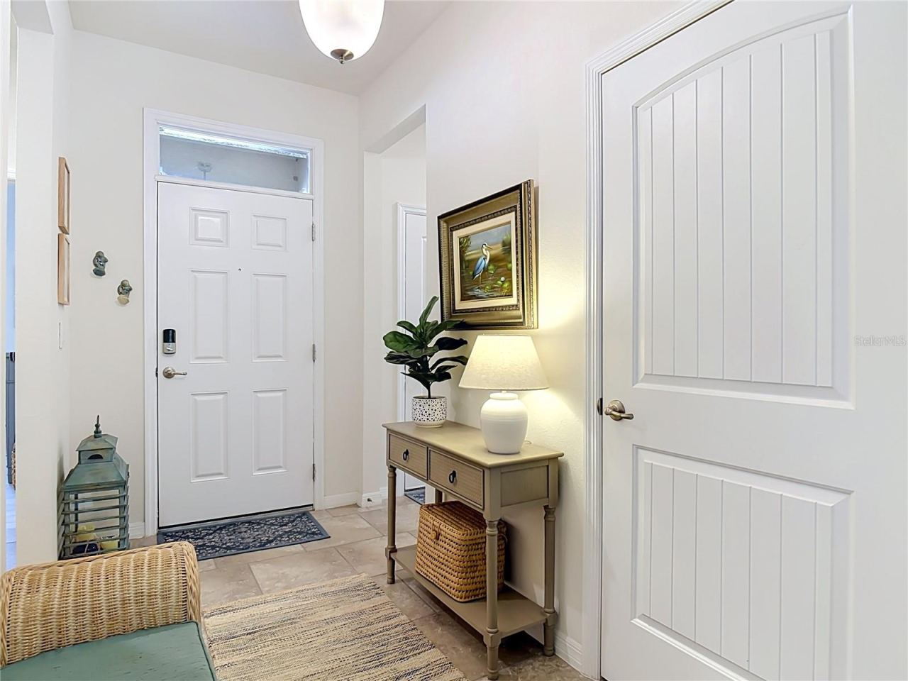 Photo 3 of 20: Entry Foyer