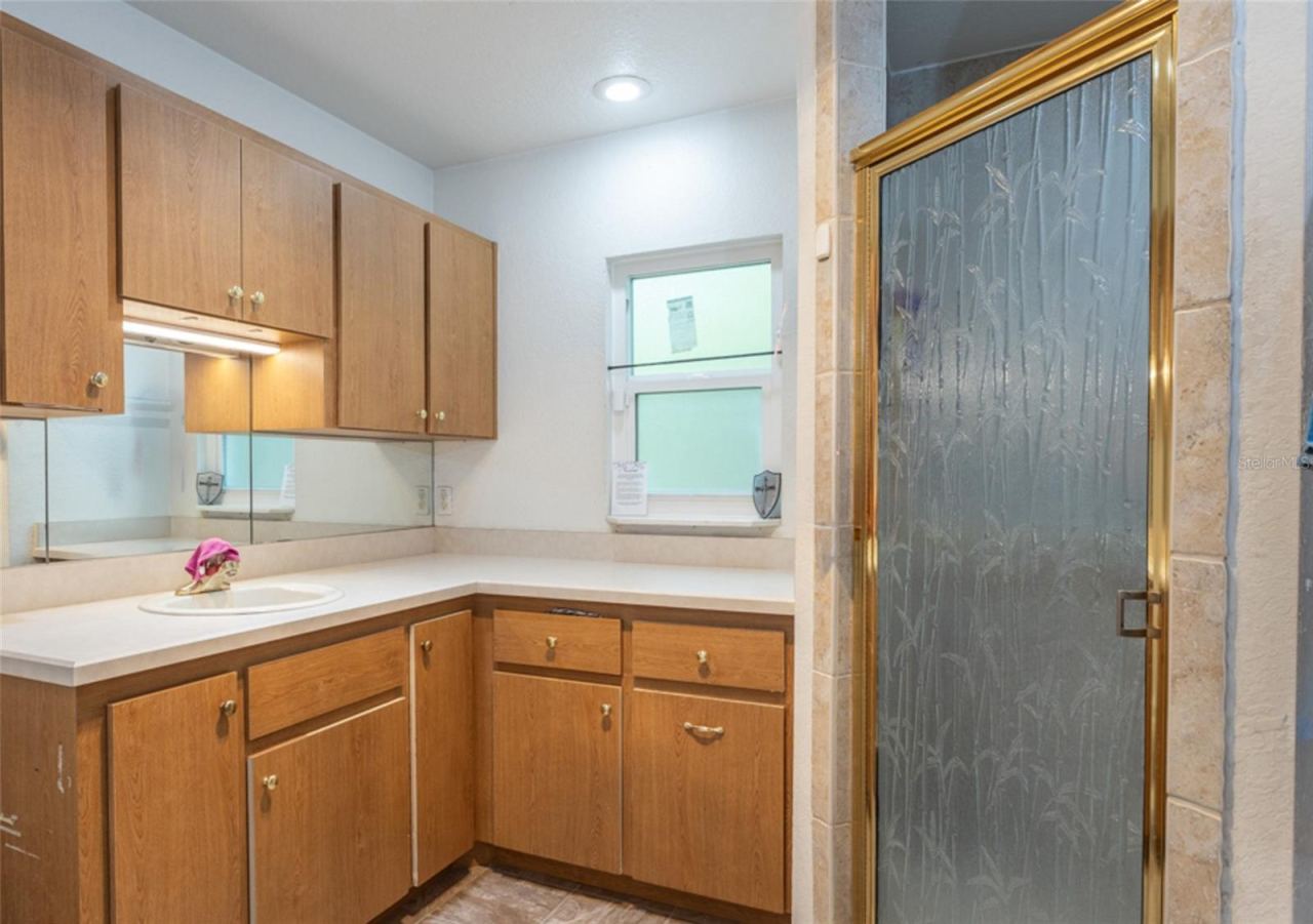 Photo 18 of 20: Master Bath