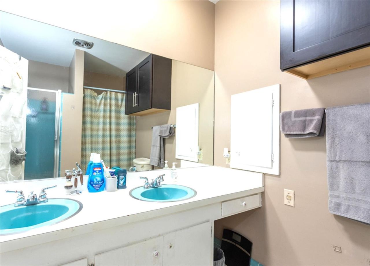 Photo 20 of 20: Second Bathroom
