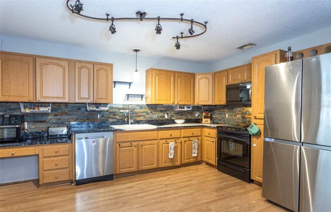 Photo 10 of 20: Kitchen