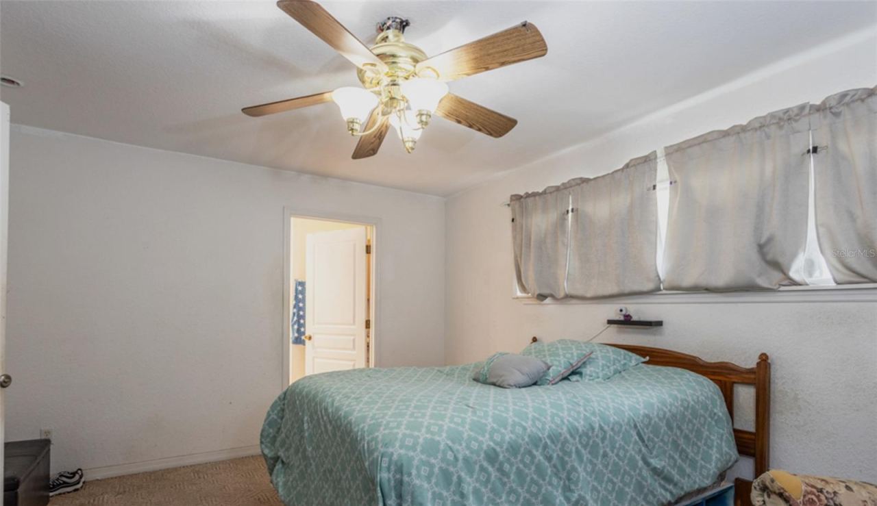Photo 17 of 20: Master Bedroom EnSuite