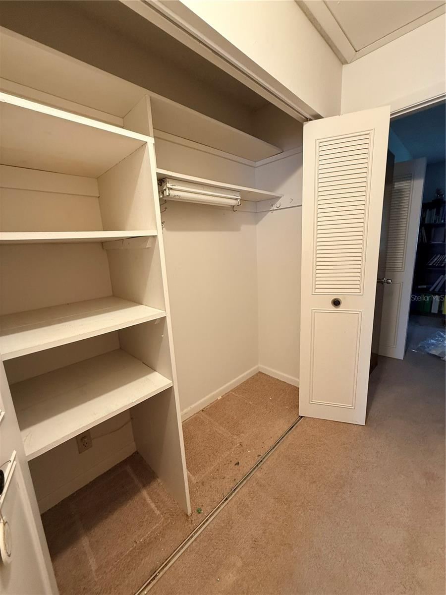 Photo 12 of 20: Hallway closet