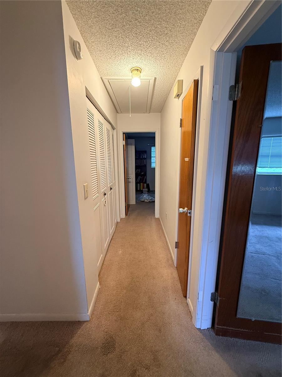 Photo 11 of 20: Hallway