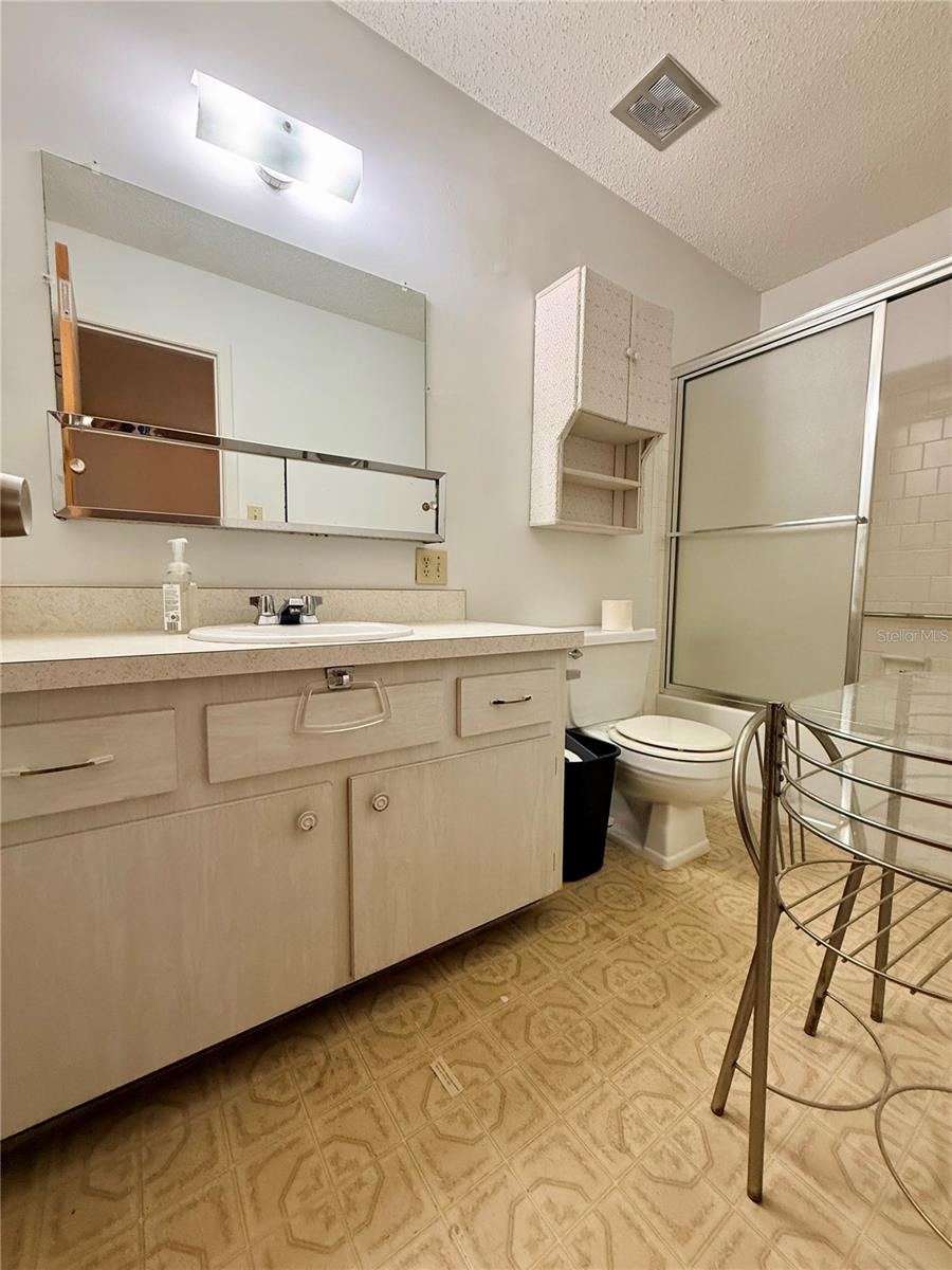 Photo 18 of 20: Primary bathroom