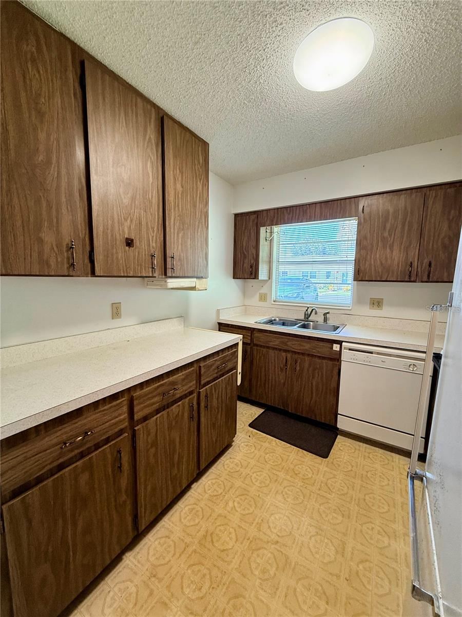 Photo 7 of 20: Kitchen