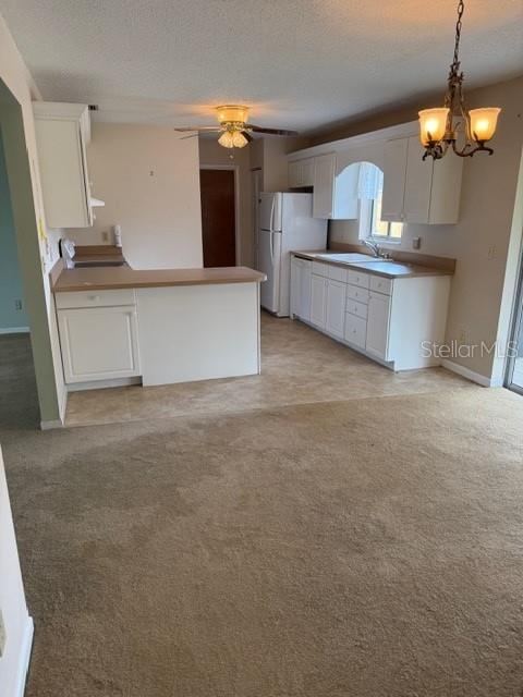 Photo 7 of 14: Dining Area to Kitchen