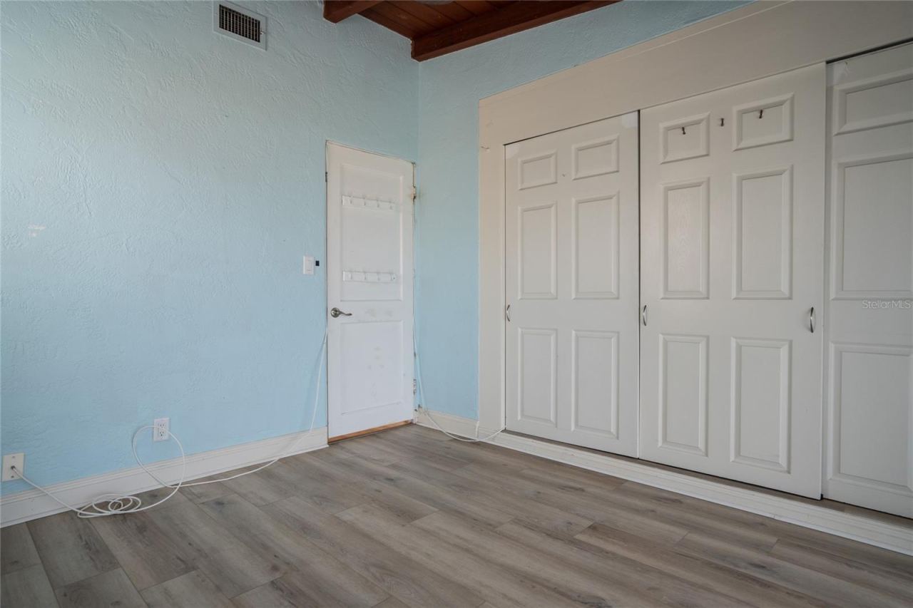Photo 6 of 20: Primary bedroom with large closet!