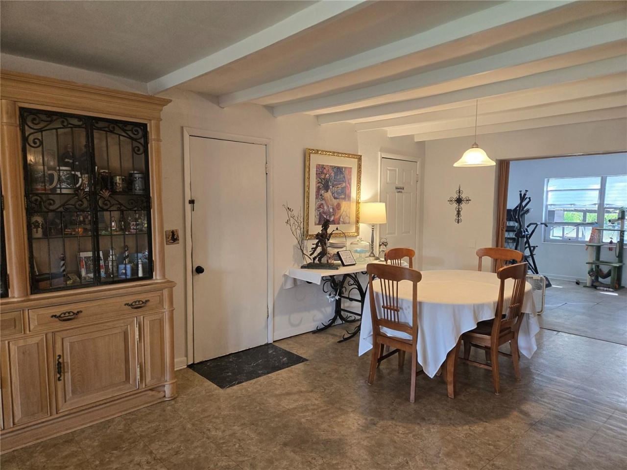 Photo 8 of 20: Dining area