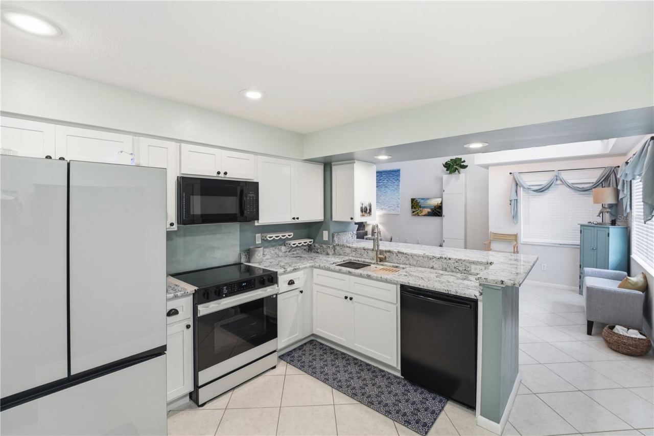 Photo 8 of 20: Kitchen