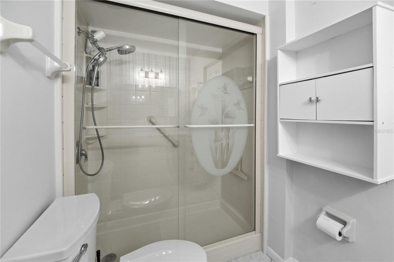 Photo 14 of 20: Owner's Bath