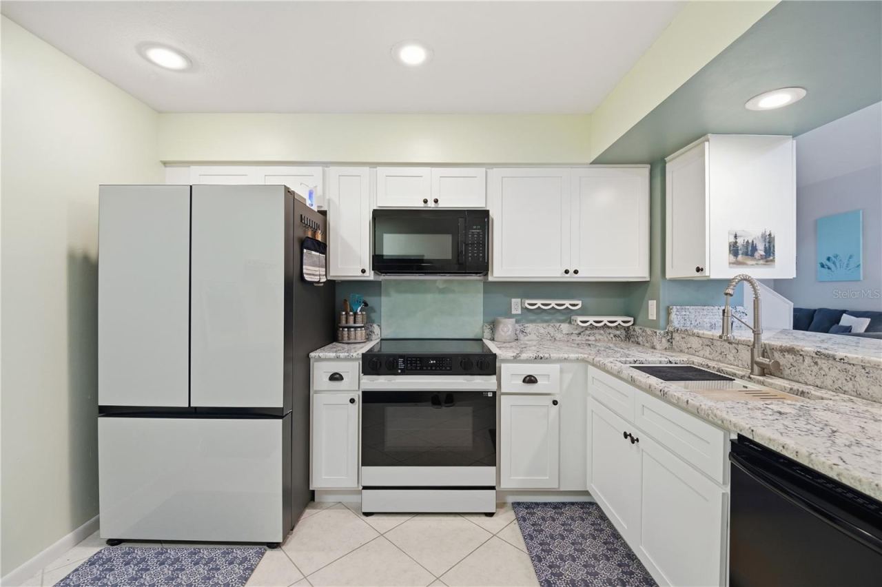 Photo 7 of 20: Kitchen