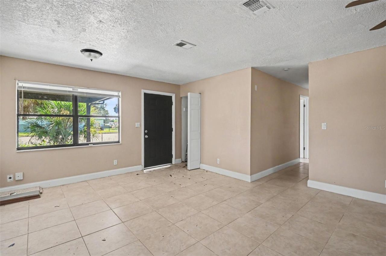 Photo 5 of 20
