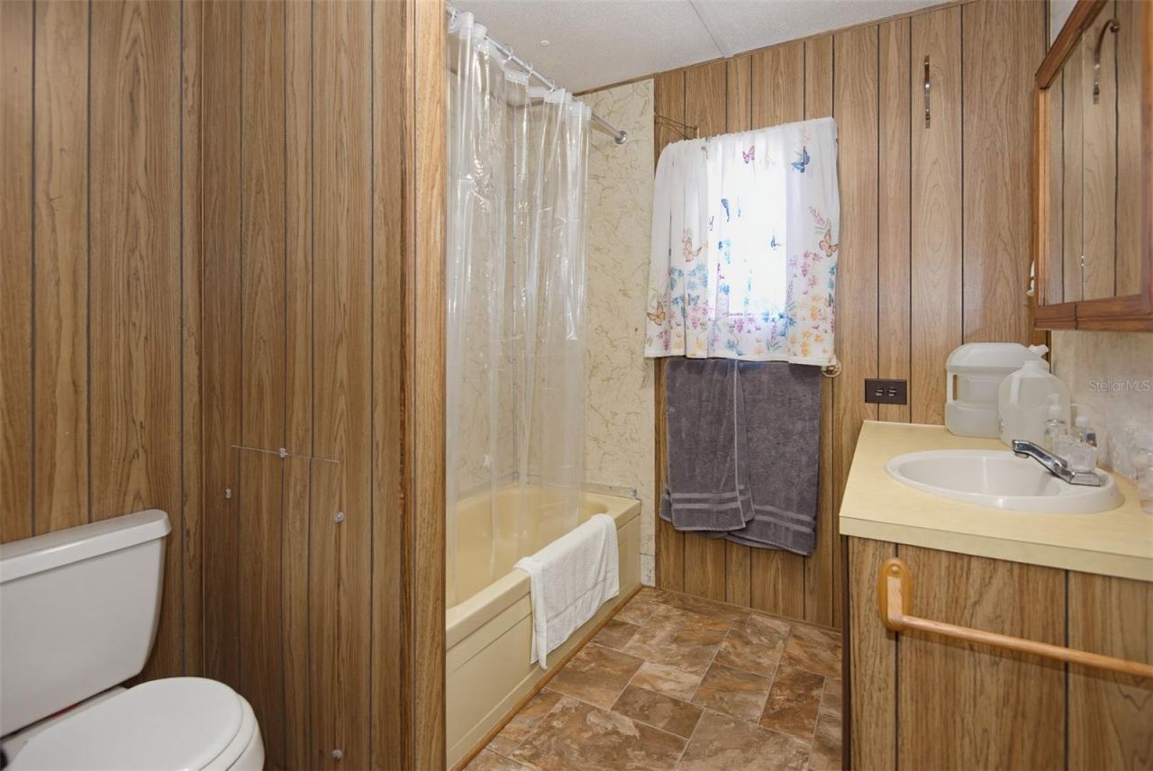 Photo 18 of 20