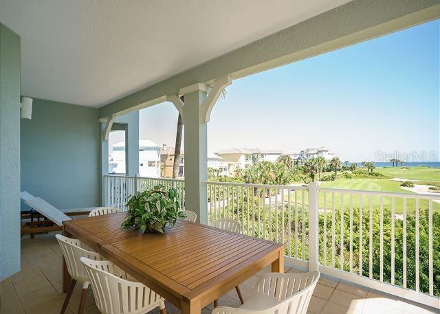 Photo 15 of 20: Huge lanai with gorgeous ocean views!!