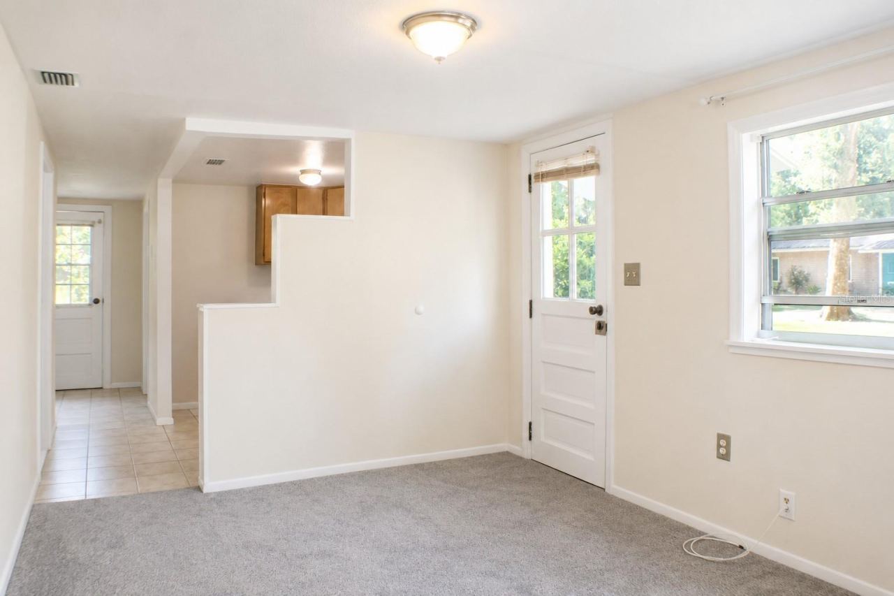 Photo 8 of 20: Side A - Living Room