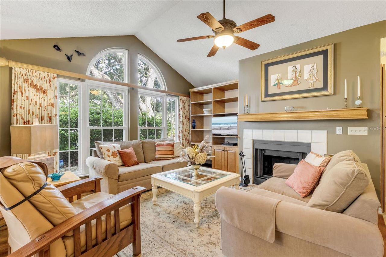 Photo 12 of 20