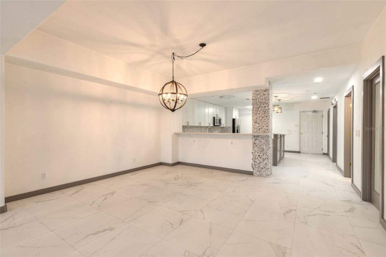 Photo 5 of 20: Open Floor Plan