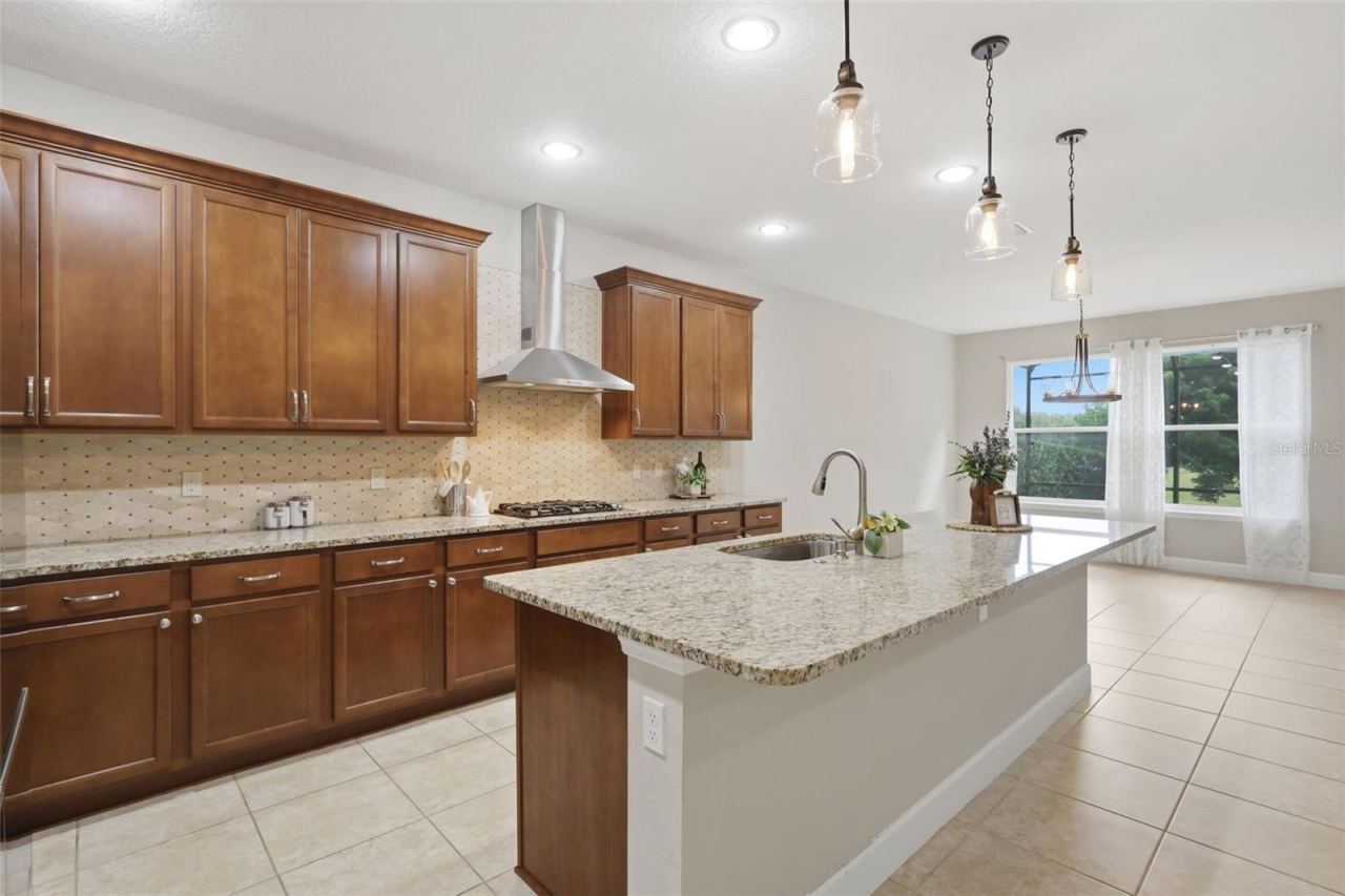Photo 7 of 20: KITCHEN