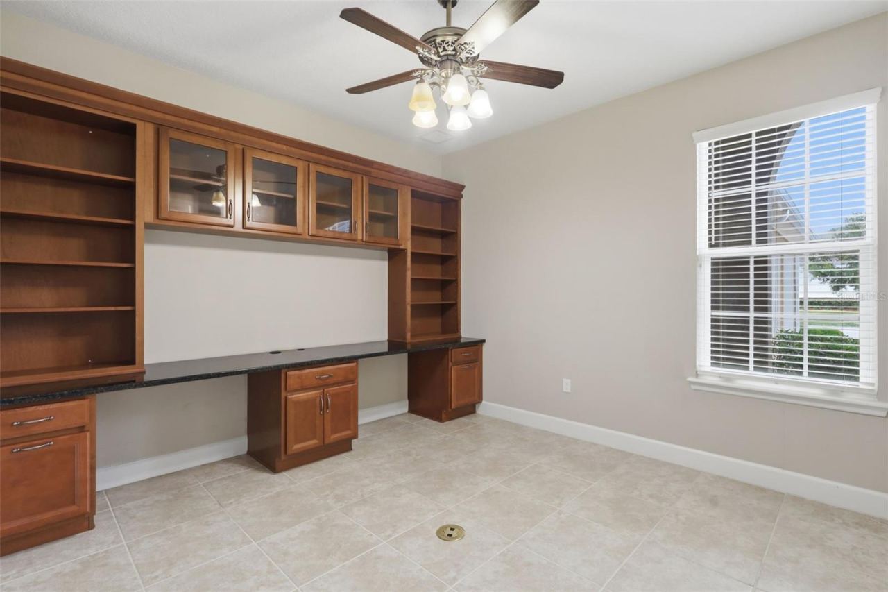 Photo 9 of 20: FRONT OFFICE